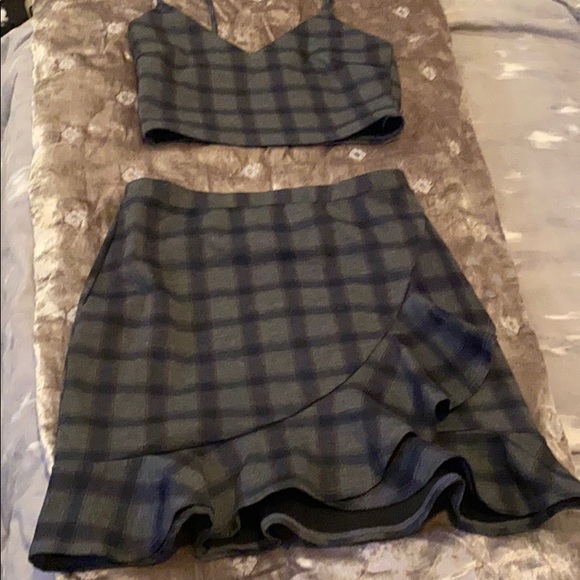 NWT! 2 piece plaid crop top & skirt set - Picture 2 of 5